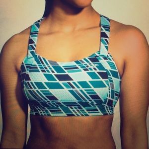 NWT Brooks Juno Bra